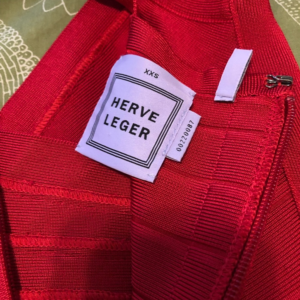 Herve Leger bandeau dress - Picture 4 of 4